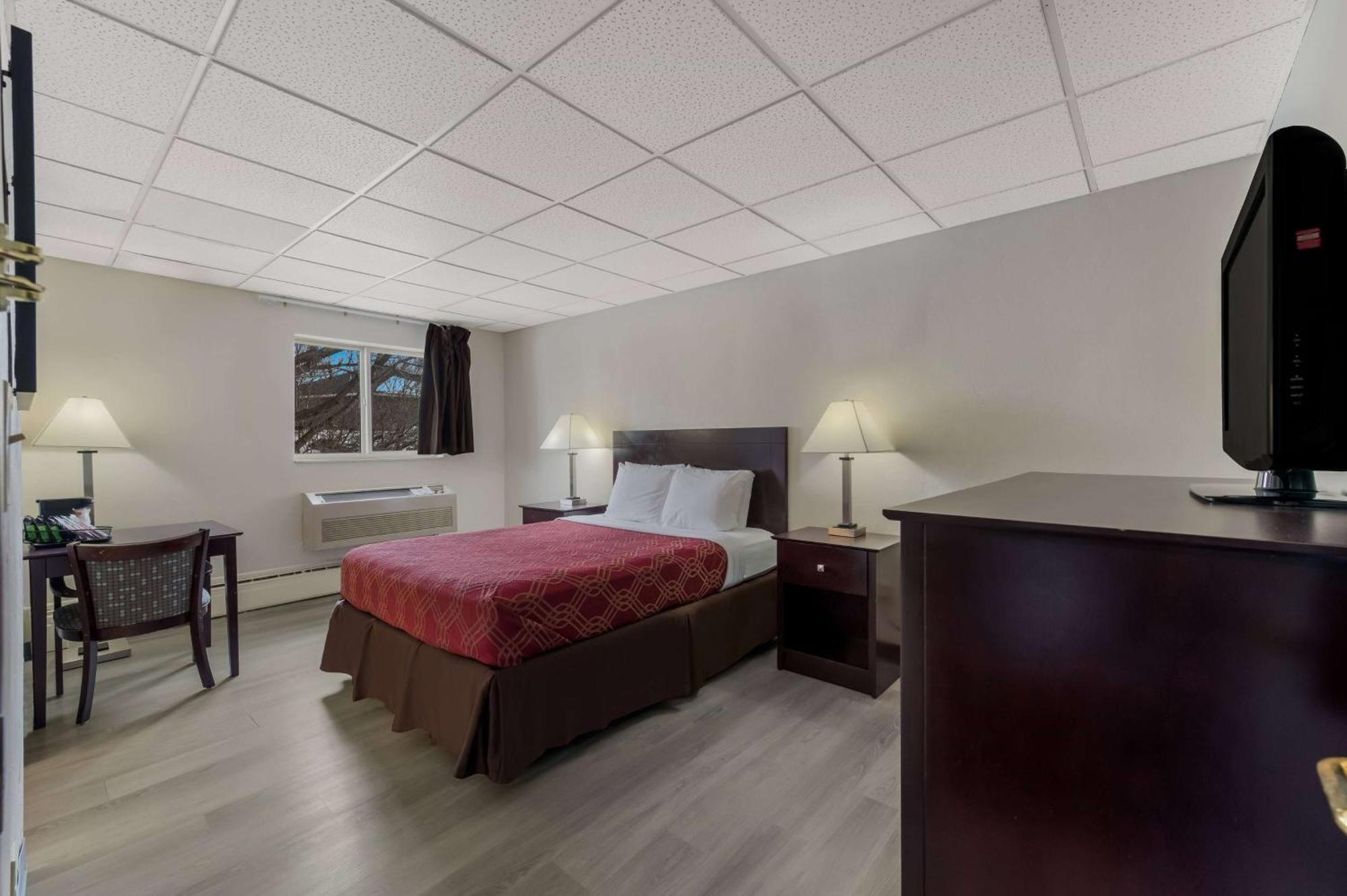 Baymont By Wyndham Iron Mountain Hotel Luaran gambar